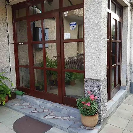 Pensiune Gerovi House